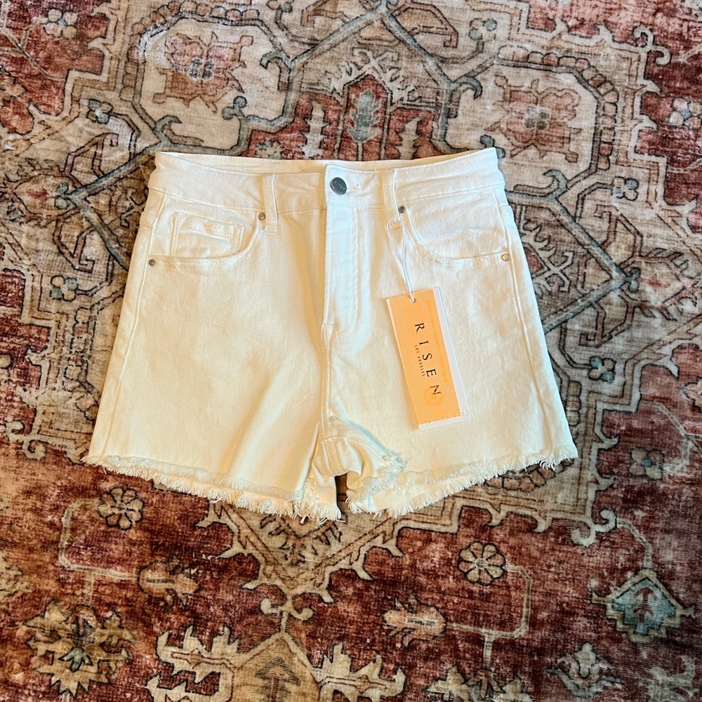 Risen White Jean Shorts with Frayed Hem and Classic Design
